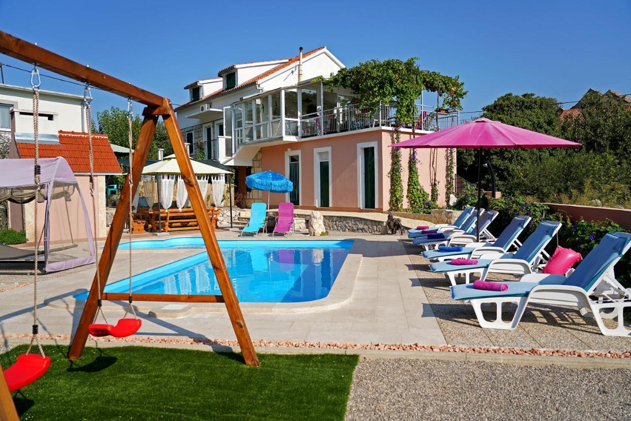 Holiday Home Perunika Zezevica Dış mekan fotoğraf
