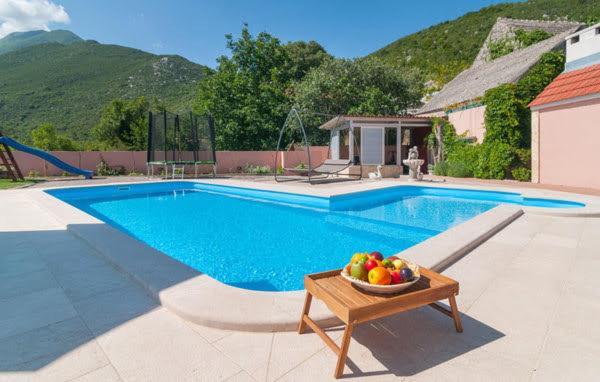 Holiday Home Perunika Zezevica Dış mekan fotoğraf