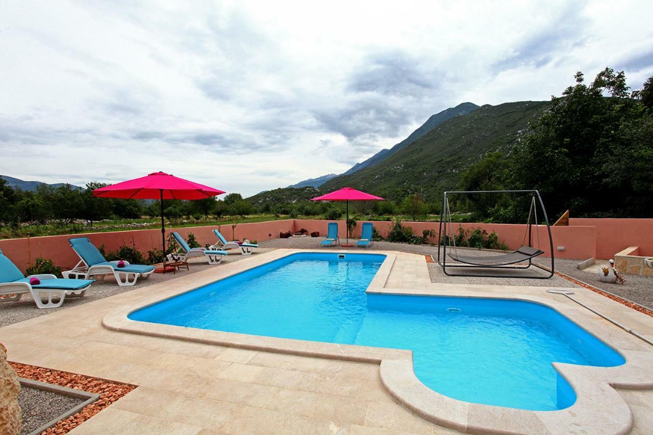 Holiday Home Perunika Zezevica Dış mekan fotoğraf